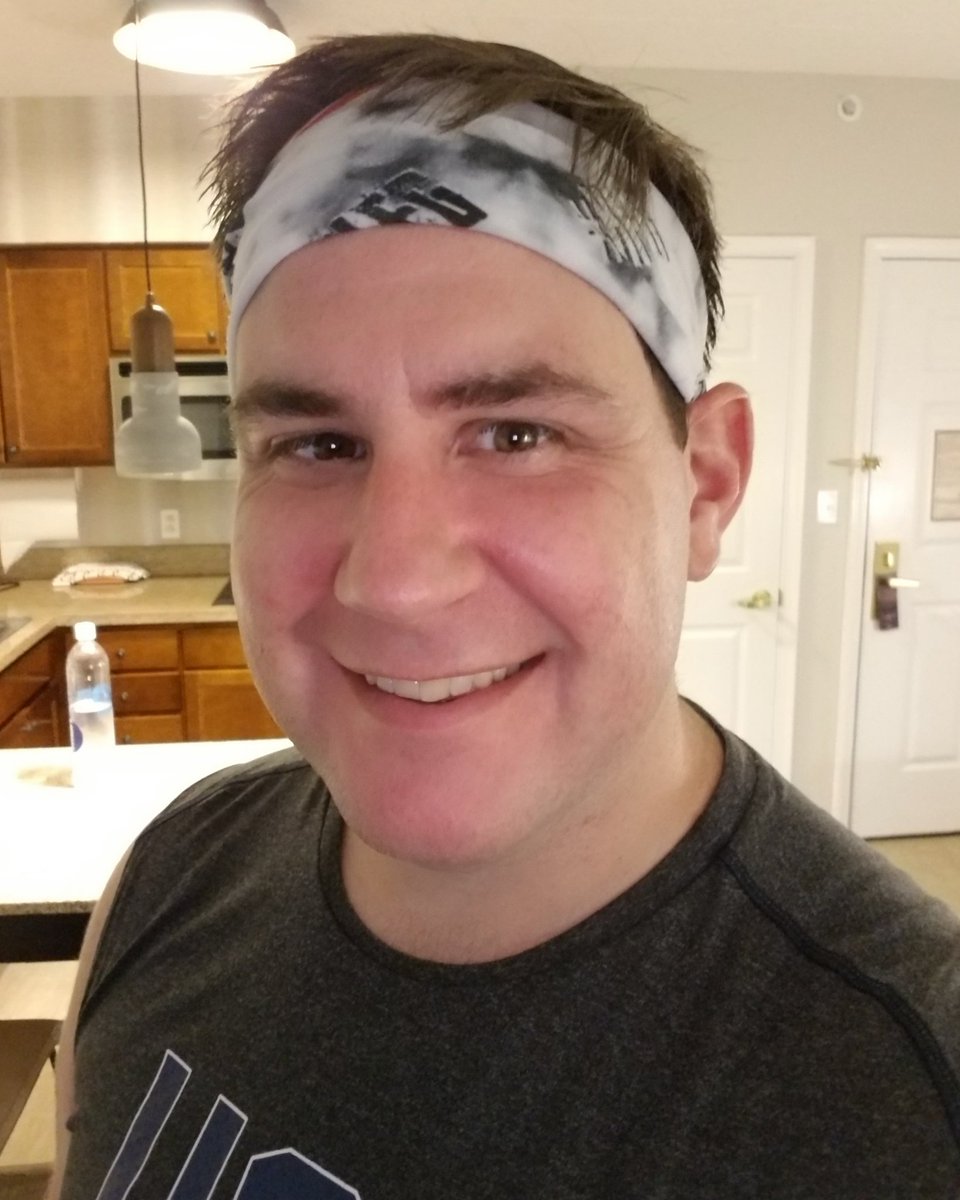 runspirational's tweet photo. Away on biz but getting my run in on the treadmill The machine always pushes me & tonight was no different Diet has been on fleek (is that term even used anymore ππ€£) even w/ being away and on the road 4 days this week Wearing my #kfg buff too
#runspirational #berunspirational https://t.co/cAUgMvEr5p