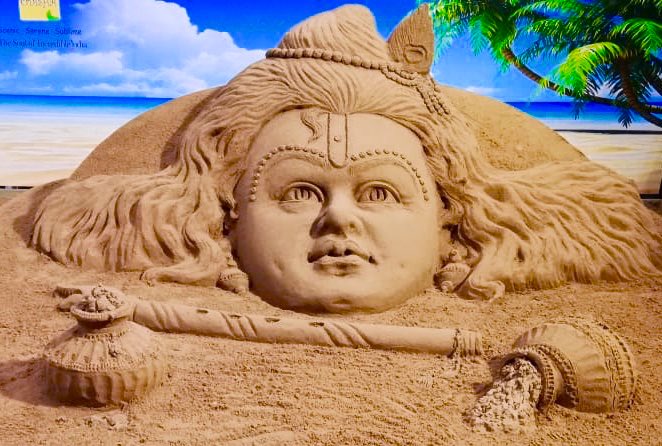 sudarsansand's tweet photo. Greetings on #Janmashtami! May Lord Krishna bless all for peace and happiness. My #SandArt at #Bhubaheshwar airport. #HappyJanmashtami https://t.co/RIgDmED1f8