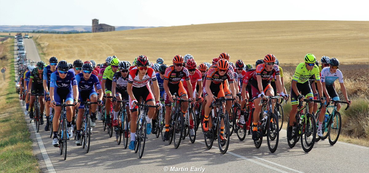 martin__early's tweet photo. Galería fotos etapa 1 #VueltaRibera @VueltaRibera 22-8-2019 Bodegas Pérez Pascuas - Castillo de Curiel
1⃣ Casper van Uden #Acrog
2⃣ @_rccarlos @FundContaTeam
3⃣ @mikel_retegi @CcErmitagana @EquipoLizarte
📸👉https://t.co/EKrBPhniKc https://t.co/rgqhkPGTOZ