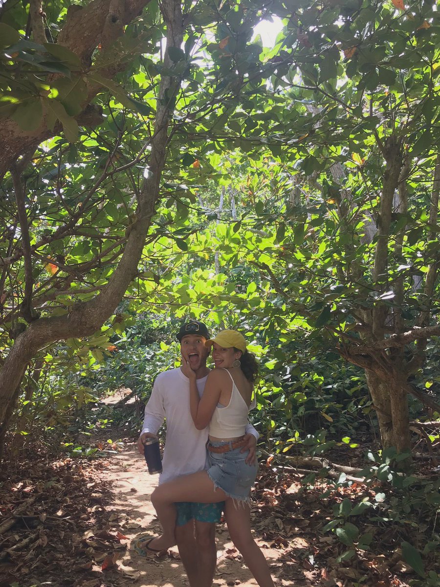 Ericruizz's tweet photo. Jueves de apreciar al bompi hermoso❤️ https://t.co/55914dO6YA