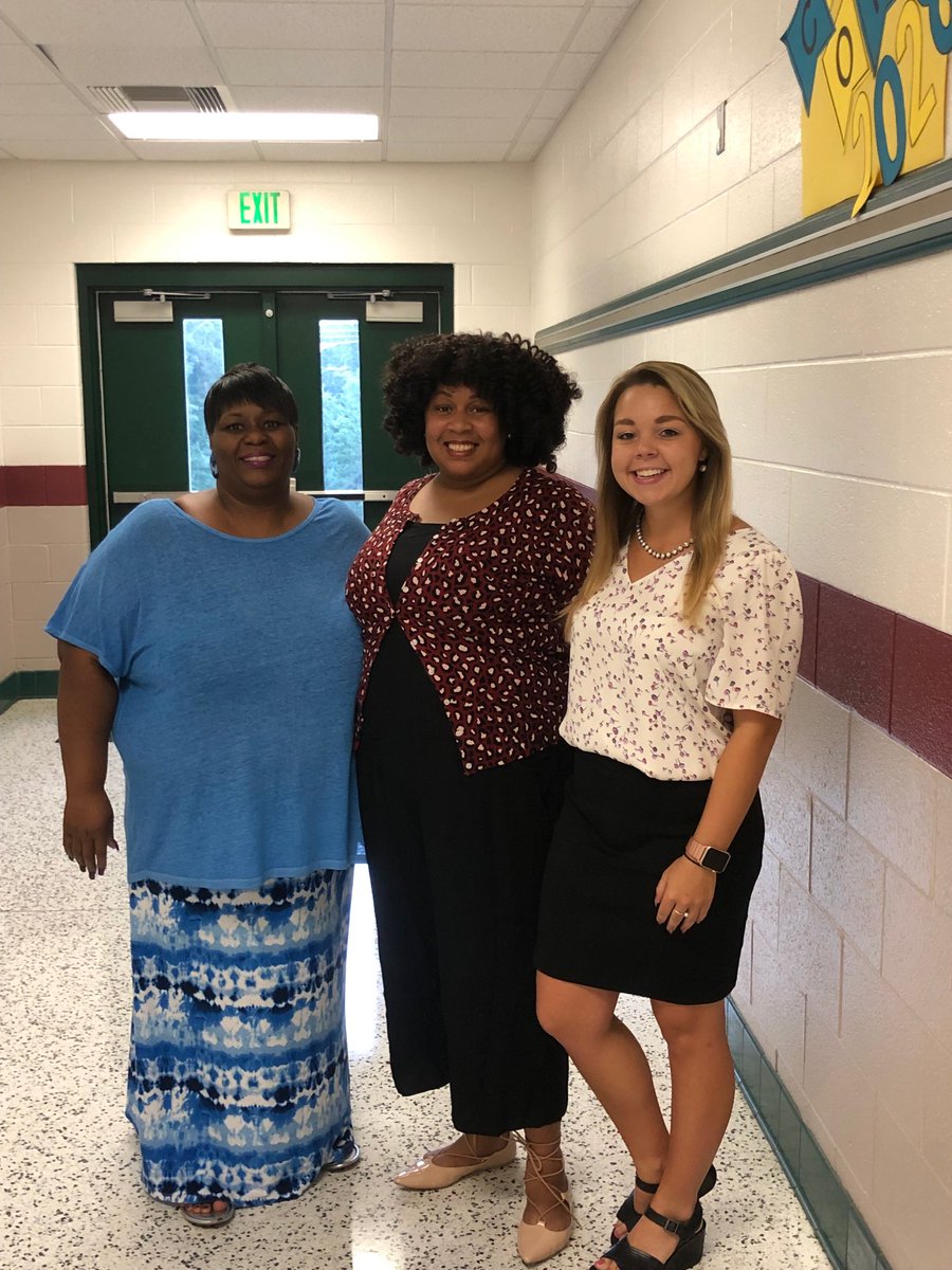 4th grade open house was a #SuccessNothingLess! We had a fabulous time meeting our scholars tonight 😊 #ONEGibson ⁦<a href="/GibsonGrizzlies/">Gibson Elementary</a>⁩ <a href="/tkedmond/">Tkedmond</a> ⁦<a href="/Ms_P_Webber/">Ms_Webber</a>⁩