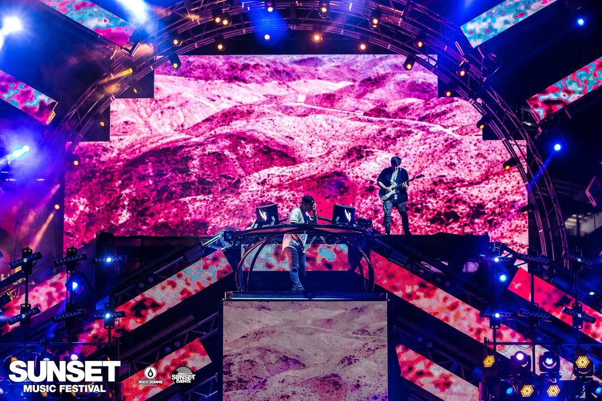 sunsetotr's tweet photo. Flashback to when @ILLENIUMMUSIC brought out @iamdabinlee with him to #SUNSET19 π
Be sure to check out his new album 'Ascend' if you haven't already! π₯
πΈ: @AliveCoverage https://t.co/jmM93LMaWx