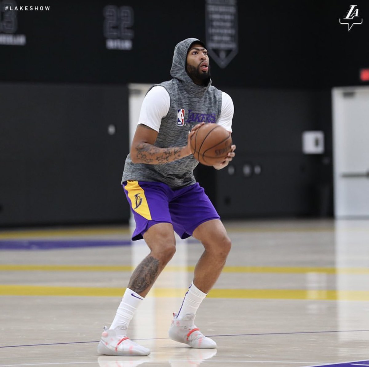 AntDavis23 wearing the Nike Kobe AD NXT 