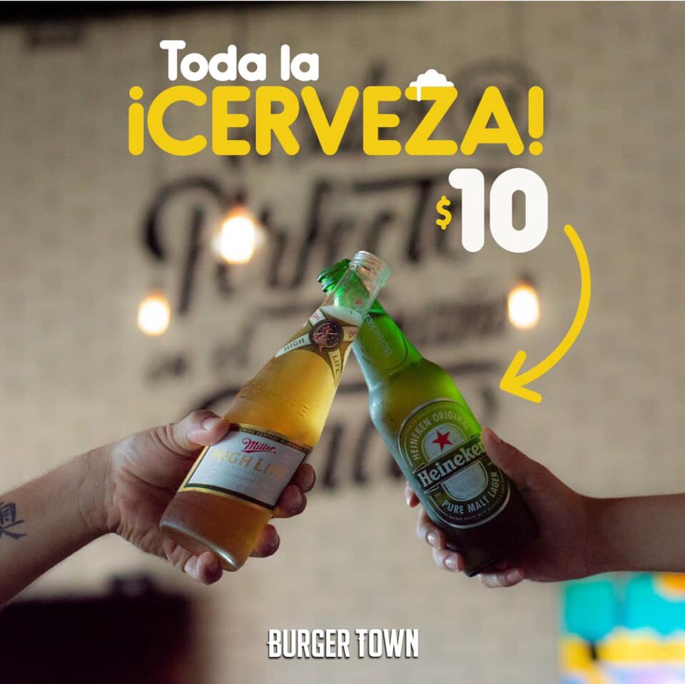 burger_townmx's tweet photo. ¡FIN DE SEMANA TOWN! 🔥🔥🔥.                               

Toda la cerveza a $10 en Burger Town ✨.                                                                Promoción válida de Jueves 22 a domingo 25 de Agosto. https://t.co/f5Ap3a3UPa
