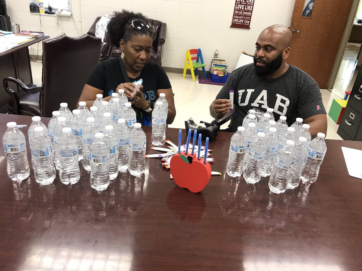 Minor_Community's tweet photo. Preparing a teacher treat for the first day of school with my AP @mistermickle4. We are going to crush this school year. #mcsALLin #tigerstrong. @JEFCOED https://t.co/rzR4JIOt2W