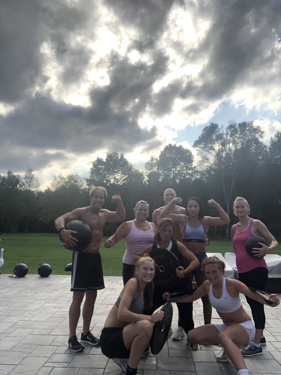 RodCreech's tweet image. Amazing workout today with my crew of champions!  I hope that you found a way to exercise today.  A simple walk can do the body good.  Find somebody that can motivate you to do what you know you need to do but don’t really want to do, but once it’s done your glad you did!