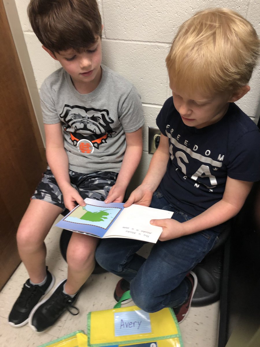 These Ss enjoyed showing off their reading muscles to their partners in Coach Longworth’s class! Working on building stamina is hard work💪🏼📚 #onehartbeat