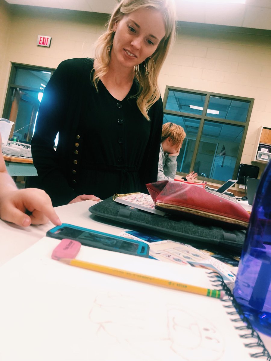 shsjournalism16's tweet photo. #SHS180 for yesterday &amp; today. Meet Ms. Fulton, our new high school art teacher.
📸: @LilleyCorinne https://t.co/NwLJ9DPV7G