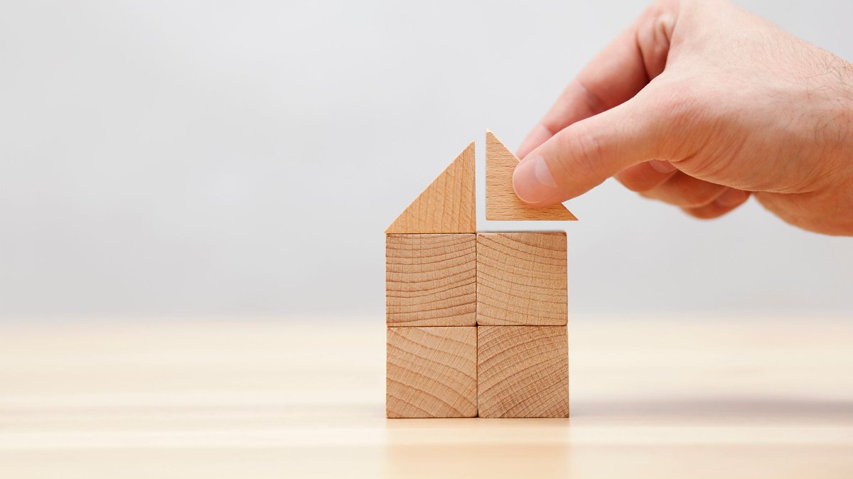 MySmartInsure1's tweet photo. Smart home technology offers prevention and home insurance offers protection. We will combine the two to help you protect your home from disaster. Check out our website to learn more! https://t.co/7Bn2JDKaeX #insurance #insurtech #connectedhome https://t.co/z65S7N6cUc