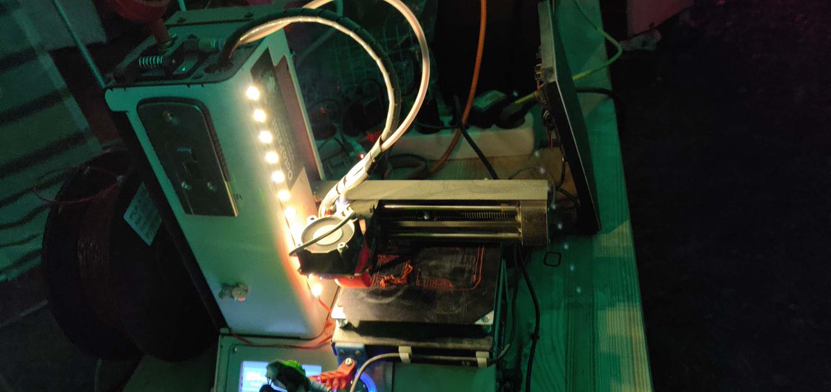 Wiiilmaa's tweet photo. #CCCamp2019 Feeder stuck due to twisted Filament. Cancel disabled, so go for it... https://t.co/59BX8obDAn