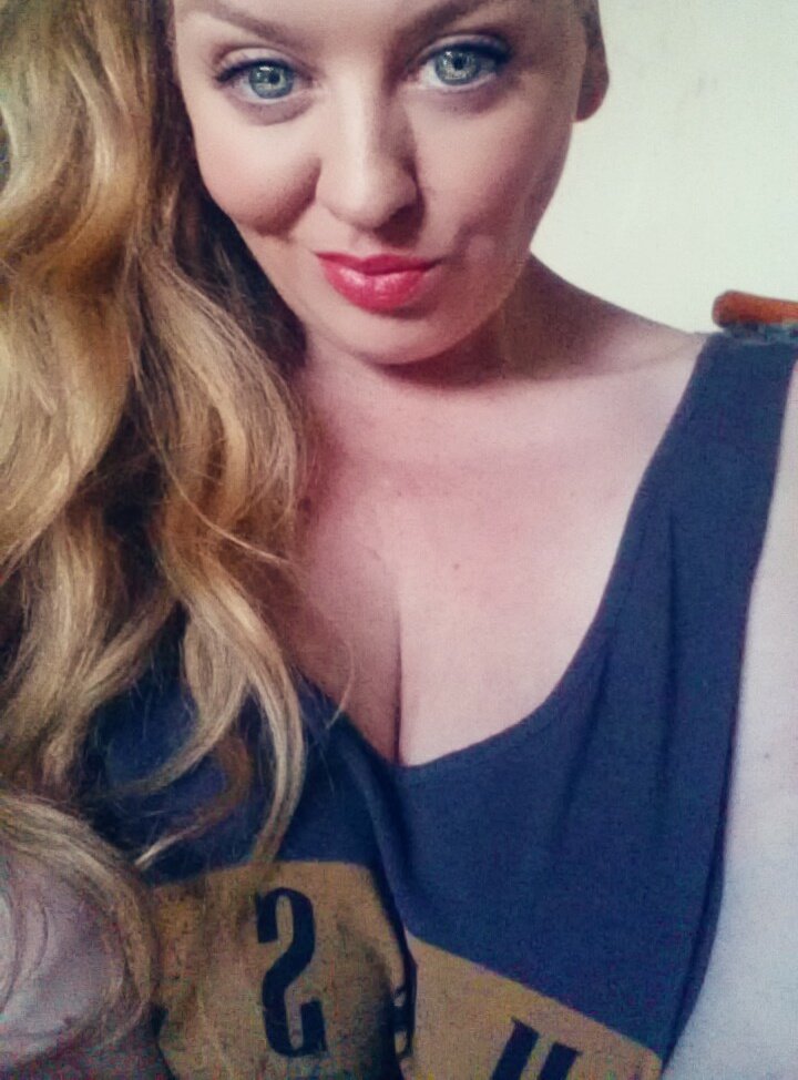 tylerscarllette's tweet photo. MESMERISING 😈💋
AMAZON 🛒 🧡
Cashapp 💚
Delivery code cashgift 💙 scarllettetyler@gmail.com
#FINDOMFLEX @FEMDOMSLAVE95 @RT_FEET @MAXGEORGE100 @BRUN0PARENT https://t.co/rlmgBDux9i