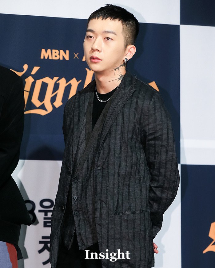 insight_co_kr's tweet photo. 깔끔한 올블랙으로 멋낸 우원재
Woo Won Jae at “Signhere" Press Conference
#우원재 #사인히어 #제작발표회 #사진 #Woowonjae #Singhere #AOMG #photo https://t.co/8u9CYJTflx