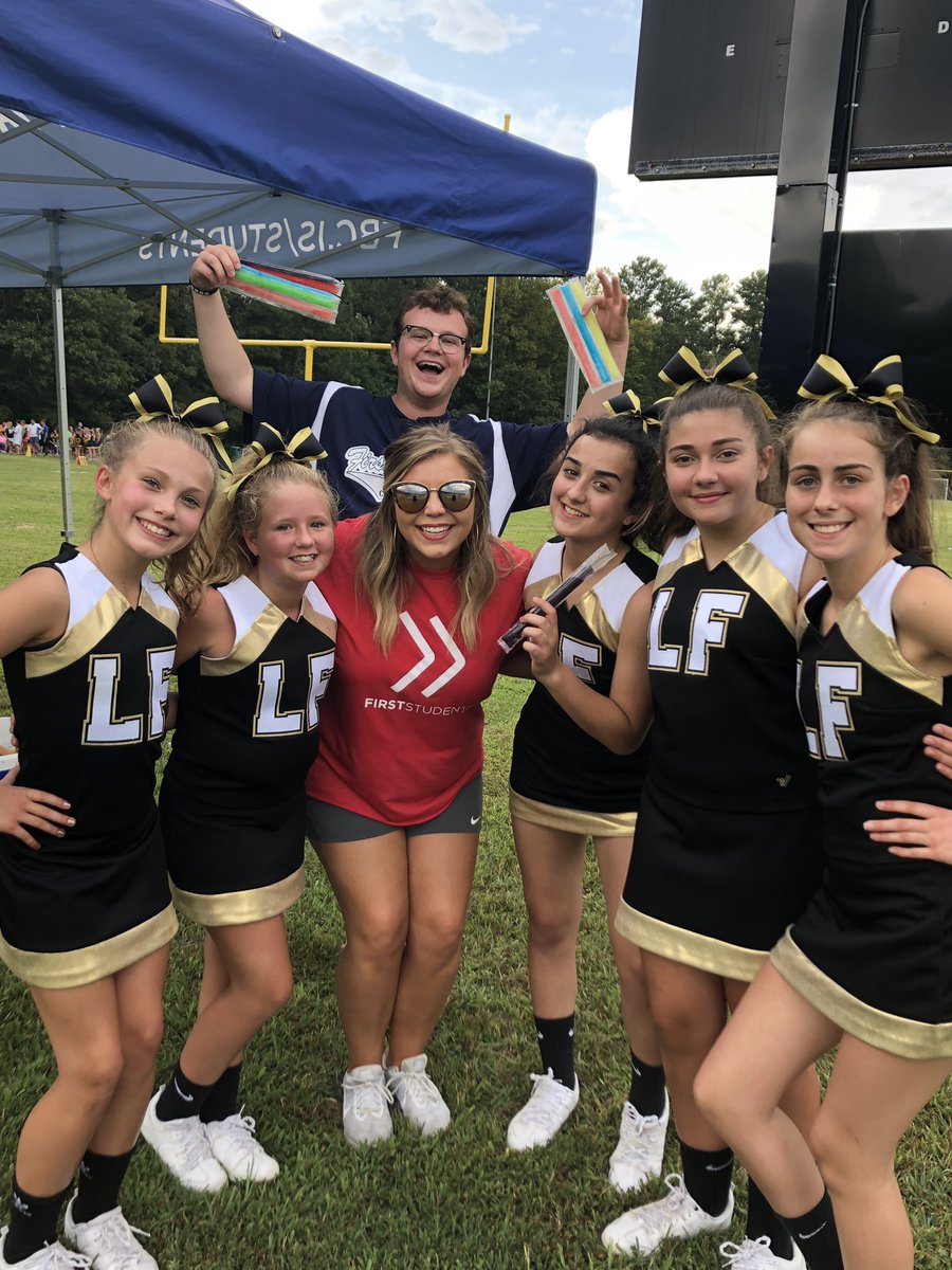 BuffyFrazier14's tweet photo. Thank you @firstcleveland student interns for loving on our kiddos tonight!!! #firststudents #gobruins https://t.co/iEpHqHzVao