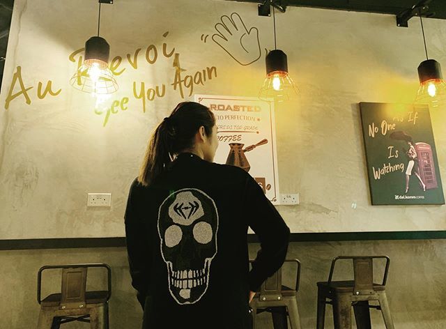 hazelknotss's tweet photo. If the universe drops you a sign, follow the path and trust the process.
.
.
.
.
.
.
.
.
#whathazelwears #ootd #fashionista  #style #stylista #lookbook #casualstyle #streetstyle #mobilephotography #fashionmag #stylebible #sg #l4l #iphoneography #bloggers… https://t.co/VdFHGzWeDO https://t.co/ObZLXThDpn