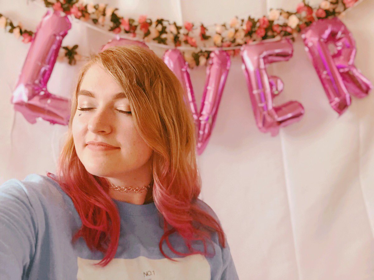 pommomara's tweet photo. Baby doll when it comes to  a L O V E R 💖⭐️ @rebekahswiftie @taylornation13 @taylorswift13 #LoverAtMidnight #ts7iscoming https://t.co/WxhSyrj899