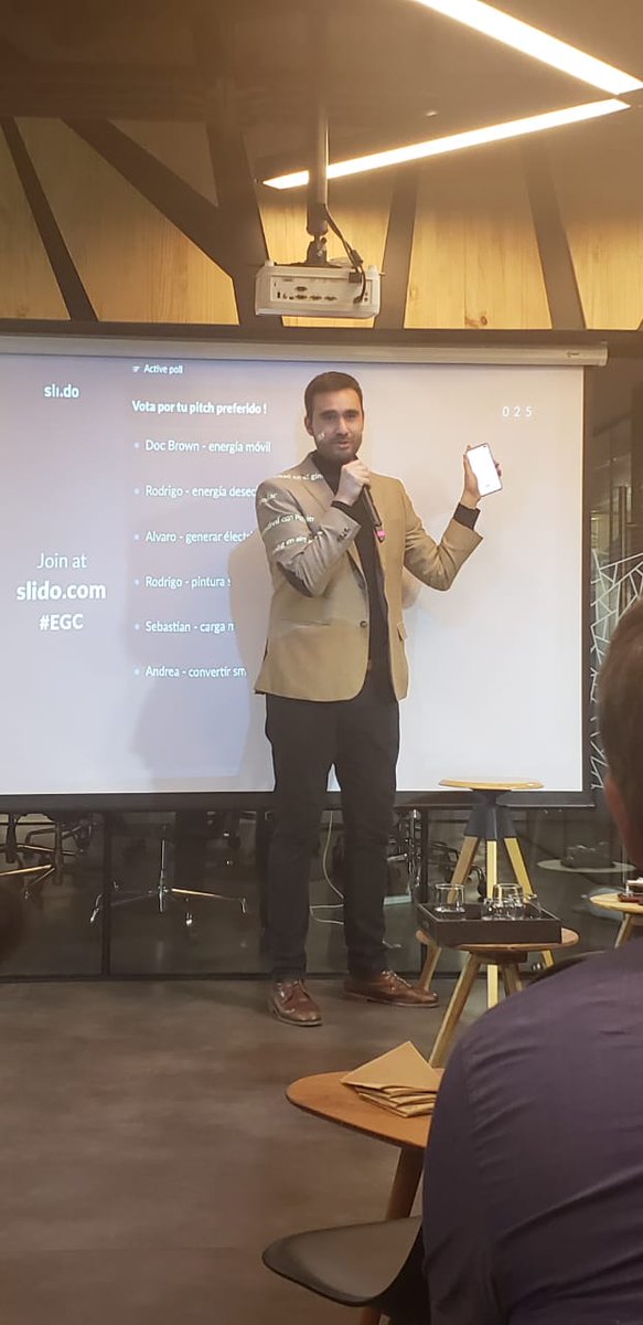 TV_DanielS's tweet photo. Conociendo a quienes están cambiando las reglas del juego en materia de energía solar!!! #energygamechanger emprendedores que se la juegan por la innovación tecnológica y la sustentabilidad!! @EngieFactory https://t.co/OlbNABRKt5