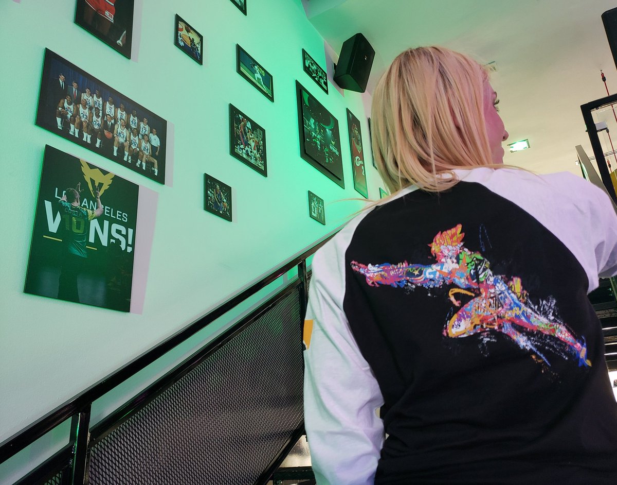 Ultimate's tweet photo. 🚨 NEW DROP ALERT 🚨

Raglans for @overwatchleague, @LAValiant, and @LAGladiators dropping now!

OWL: https://t.co/iDDZ6KoWJa

💜: https://t.co/funmLXNpmE

💚: https://t.co/JEct8EWEHn https://t.co/BLuNm0O4aT
