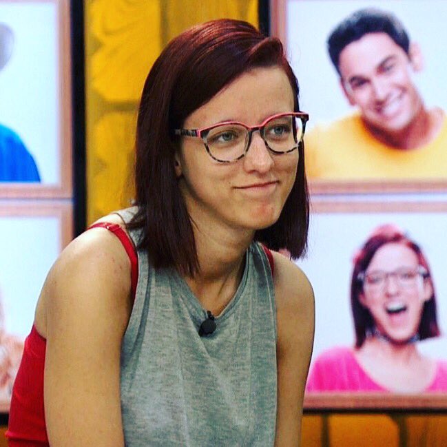 myarkk's tweet photo. omg did y’all hear julie say that if you vote nicole for prankster you get 2 years of free cbs all access? y’all heard that... VOTE NICOLE FOR PRANKSTER 🤩 #bb21 https://t.co/JOu3tLOXSf