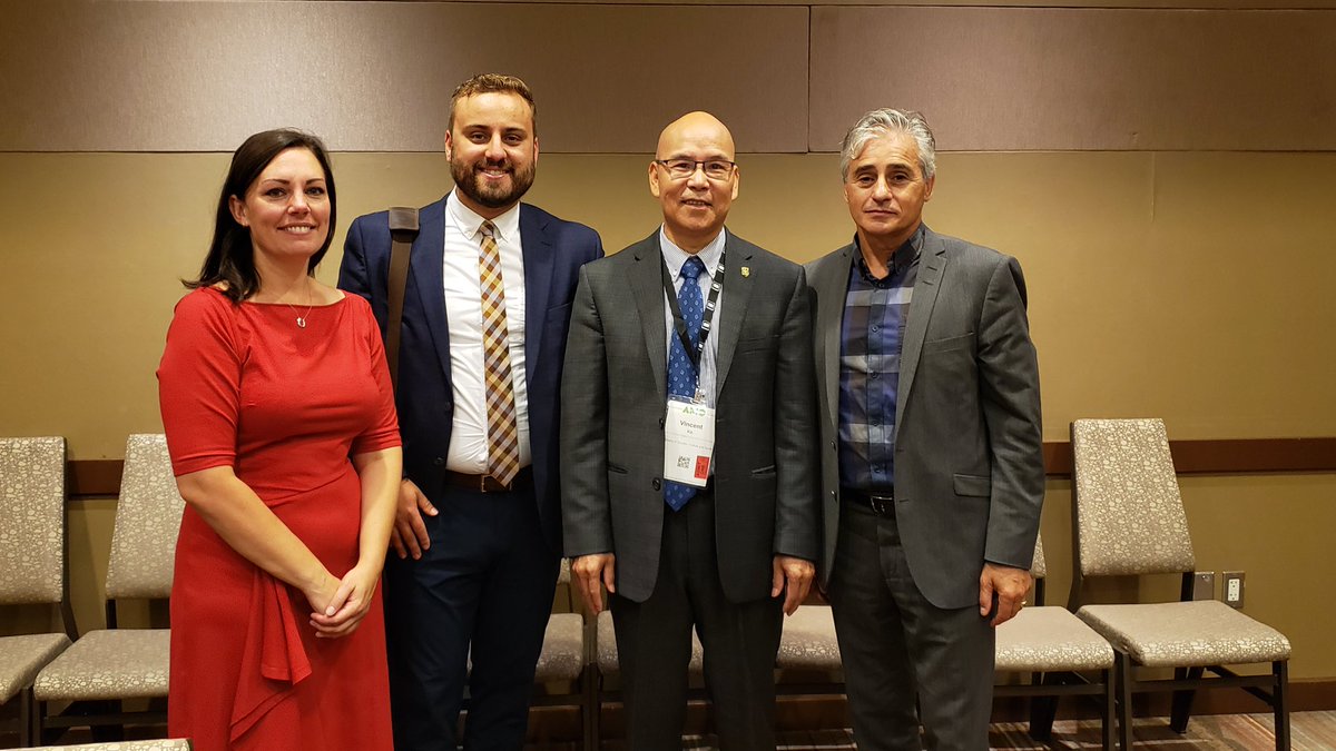 vincentkeDVN's tweet photo. Met with Councillors and Mayor Bill Mauro from Thunder Bay at #AMOConf19 regarding the Special Olympic Winter Games and infrastructure funding.  The newly announced Community, Culture snd Recreation stream should assist them. #onpoli https://t.co/AlSke5M4jx