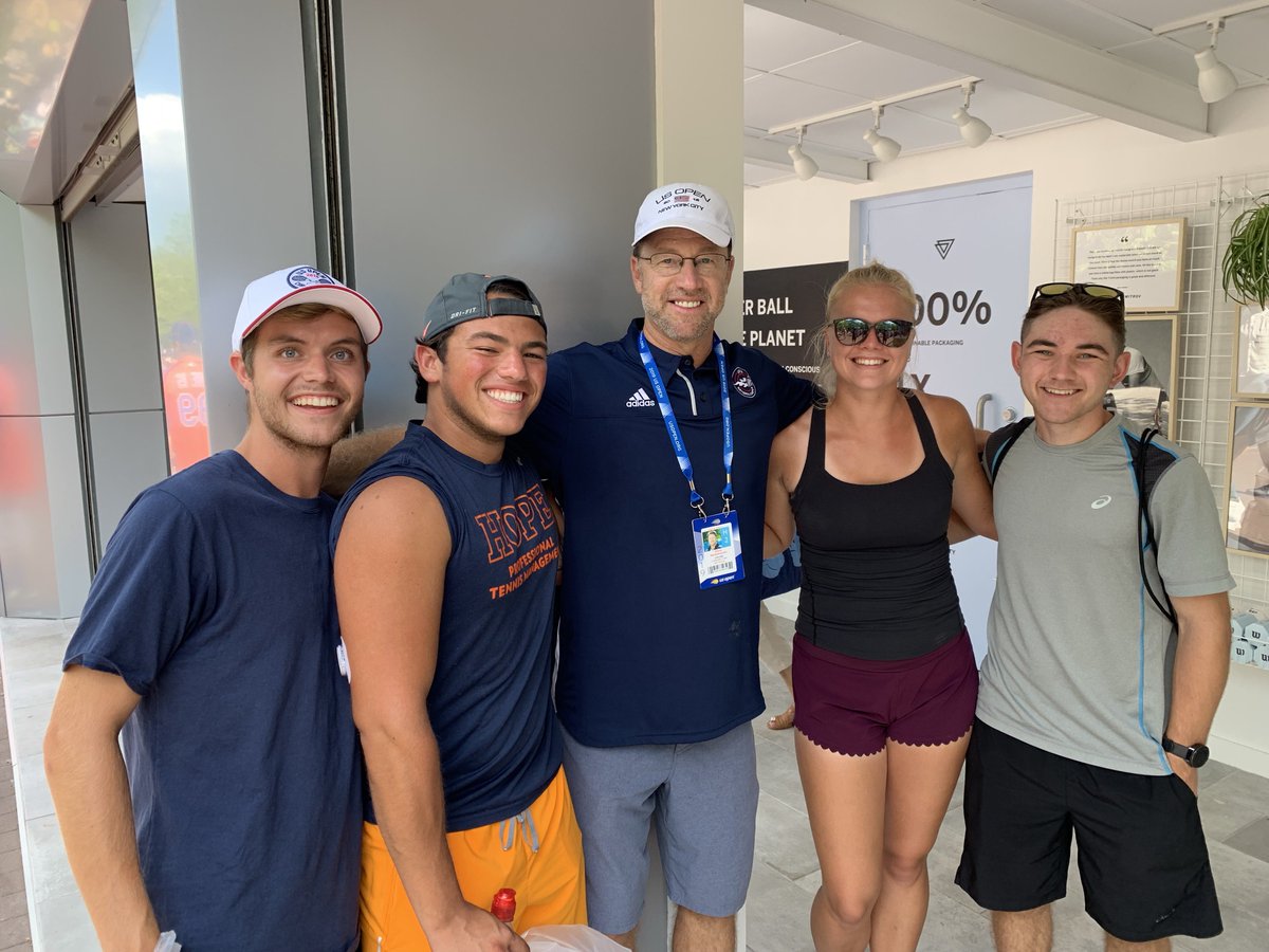 HopeCollegePTM's tweet photo. Great to see Coach Mick at the US Open! The first PTM student ever! #coachmick #hopeptm #hopeptmandfriends https://t.co/tMTTAuFH7Q