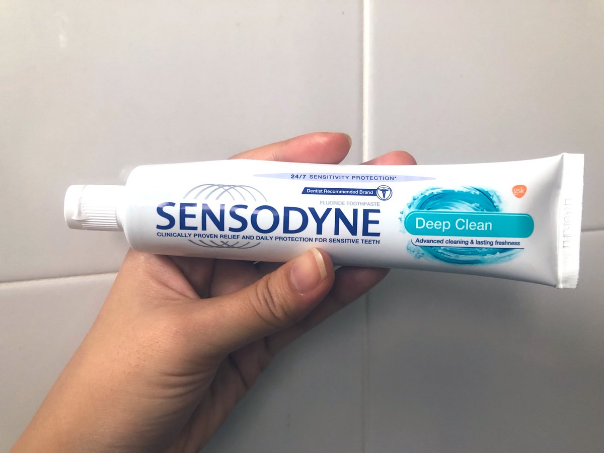 OnOnReviewer's tweet photo. ใครชอบเสียวฟันบ่อยๆ แนะนำยาสีฟันลดอาการเสียวฟันของ Sensodyne  Deep Clean วันก่อนจู่ๆเสียวฟันจี้ดขึ้นมา ใช้ไปวันเดียวหายเลยจ้า แถมปากสะอาดหอมยาวนาน ที่7-11 มีขายหลอดละ 99 บาท #ใช้ดีบอกต่อ #Sensodyne #รีวิวเซเว่น https://t.co/QsJPiqk2oR