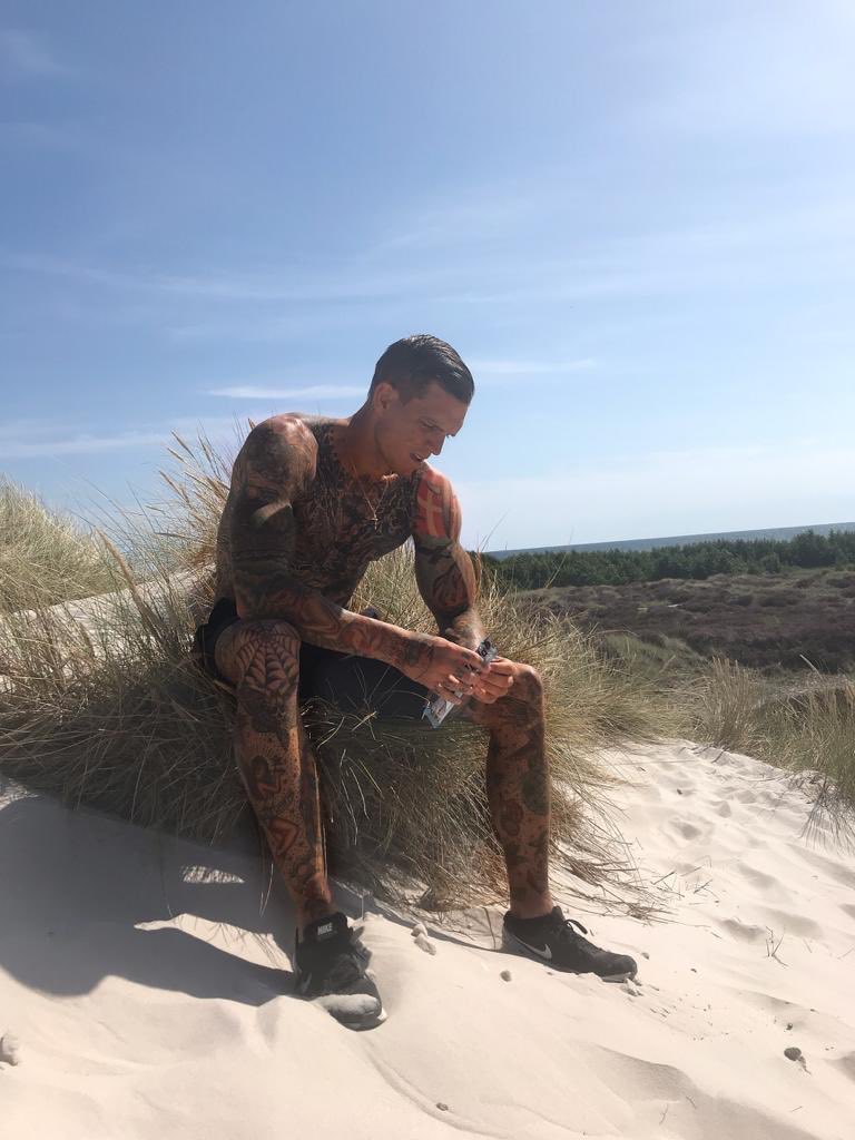DanielAgger's tweet photo. Morning run done ✅ 💪🏻🏃🏽‍♂️ #nutramino #proteinbar #tattoodo https://t.co/goR2D5xzKQ