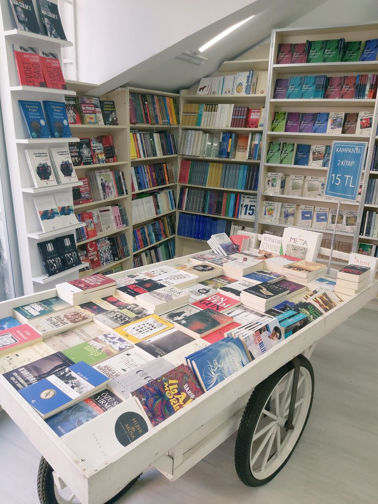 Arabada Kitap Kampanyası 
2 kitap 15 TL :)