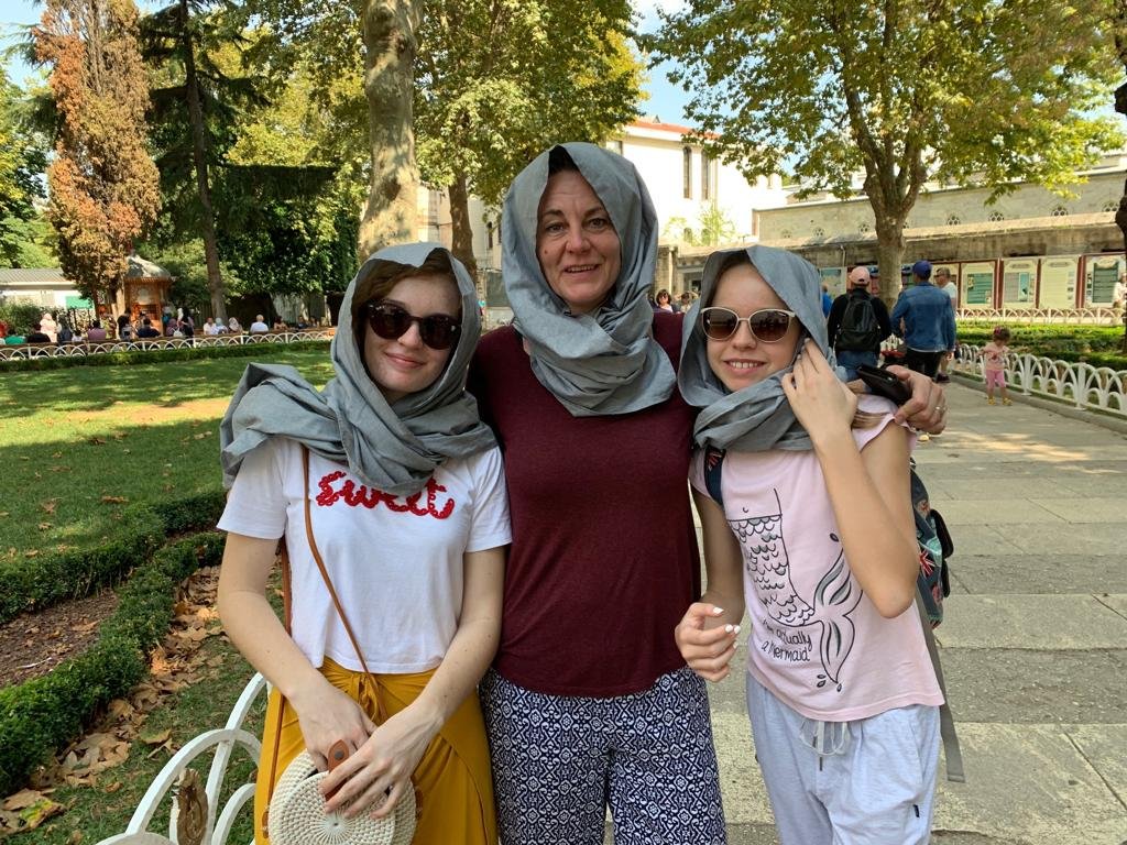 Sven_OL's tweet photo. It is always important to spend quality time with your family. #Istanbul #GrandBazaar #BlueMosque https://t.co/198f4CNTl9