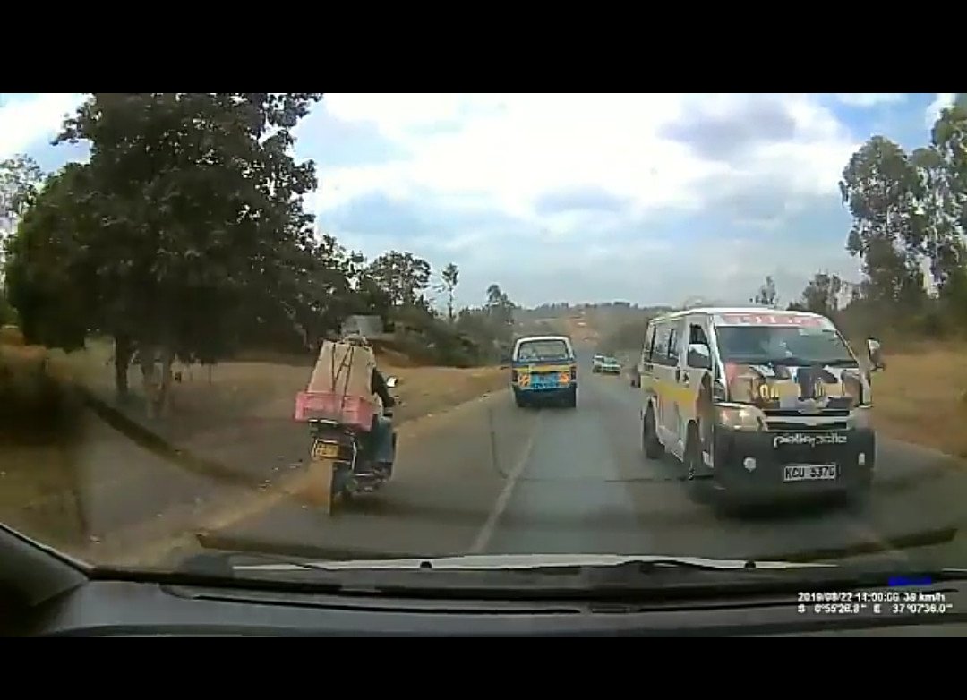 MainaMunyeria's tweet photo. @Ma3Route @ntsa_kenya @NPSOfficial_KE @mckblax KCU 537G https://t.co/q5gcscktDk