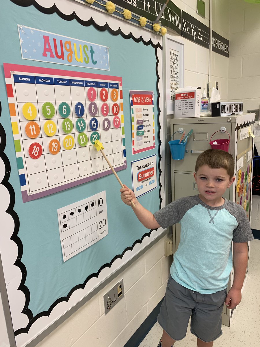 McKinderCrew's tweet photo. It was a big day in KDG today! Birthdays, scissors ANNNNDDDDD PlayDoh! https://t.co/9RTV45vC91