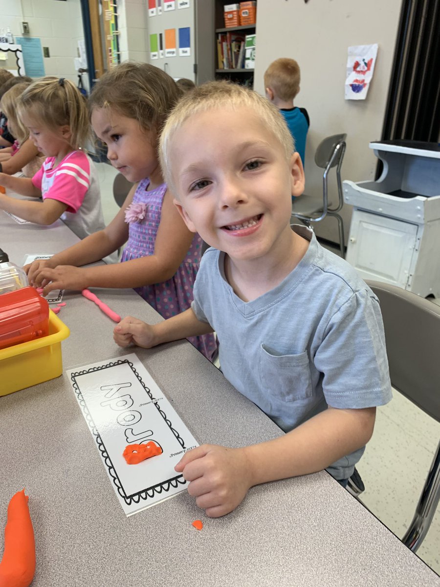 McKinderCrew's tweet photo. It was a big day in KDG today! Birthdays, scissors ANNNNDDDDD PlayDoh! https://t.co/9RTV45vC91