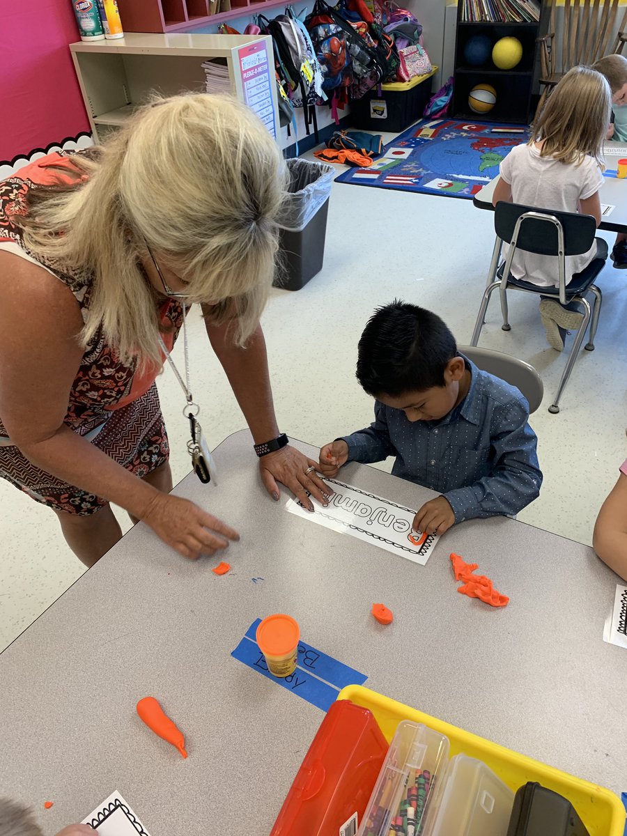 McKinderCrew's tweet photo. It was a big day in KDG today! Birthdays, scissors ANNNNDDDDD PlayDoh! https://t.co/9RTV45vC91