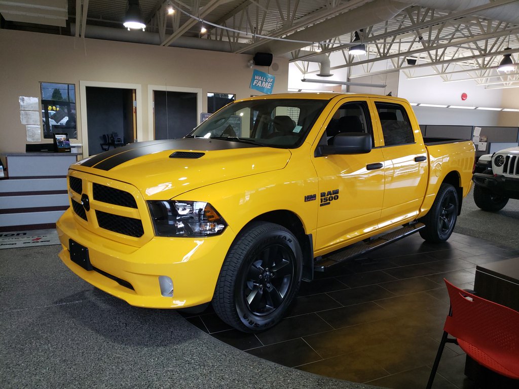 _JRWitt's tweet photo. Happy #MoparWeekend π΄
#Hemi #Ram1500 #QuadCab
#FCA π₯ #ChasingViews πΈ https://t.co/gYEtaJyfj9