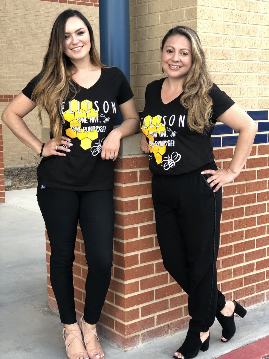 JulieMeneses1's tweet image. New school year, new journey, new dreams! #OneHiveOnePurpose @Delia_Soto1 @cristinag0214