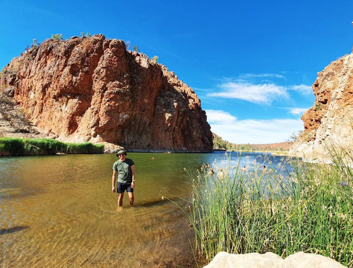 OzExperience's tweet photo. Today's travel inspo brought to you by #GlenHelenGorge in @AusOutbackNT ❤️

Pic: IG/lostboyaussieadventures https://t.co/FhGRocbEmT