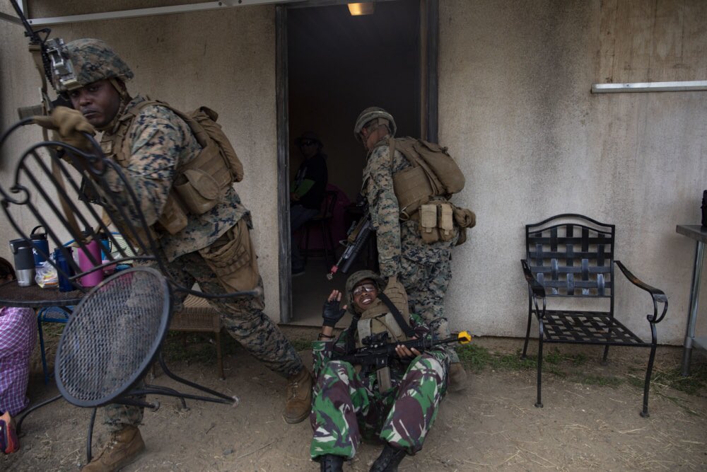 MCB_Hawaii's tweet photo. KMREX2019 - Bougainville I 

U.S. Marines with 1st Battalion, 3d Marine Regiment and Indonesian Korps Marinir conduct exercise Bougainville I, Marine Corps Training Area Bellows.
#Bougainville #KORMAR #MCTAB #MOUT #Partnership #KorpsMarinir #KMREX2019 

https://t.co/DSfq7Kc7zv https://t.co/ykdqhAEfUA