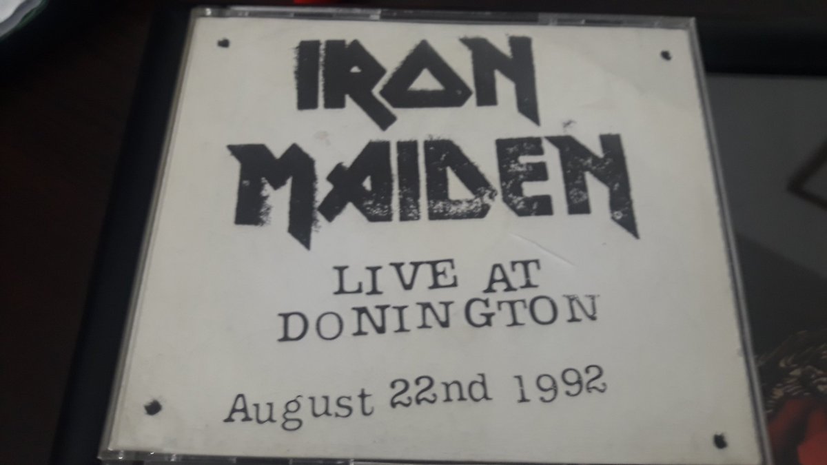 ComosRock's tweet photo. Feliz 27 aniversario #LiveAtDonington @IronMaiden #1992 https://t.co/wGTowUgxYX