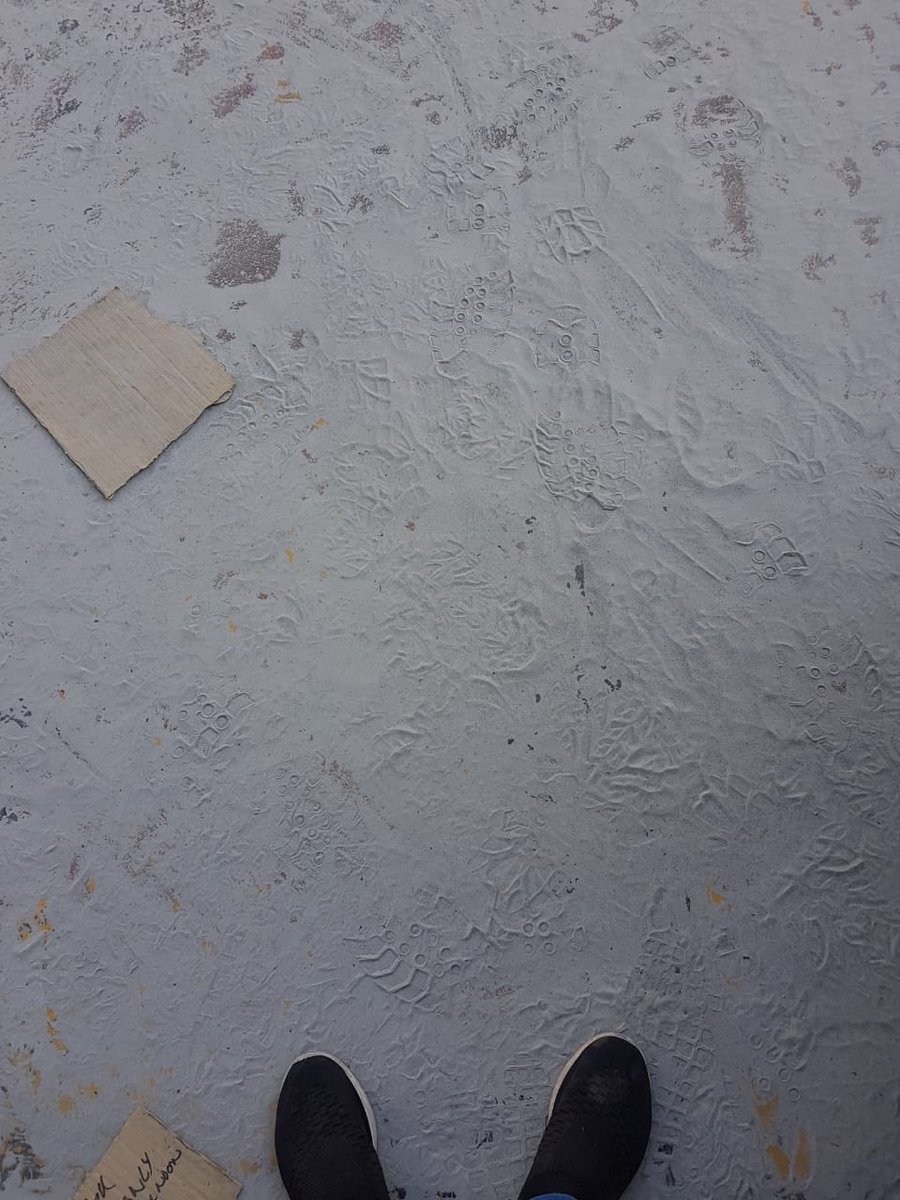 grobs007's tweet photo. @fridays81768313 @Greenpeaceafric @Greenpeace And this is the working conditions Eskom provides for their workers. Absolutely disgraceful! I grew up in Kriel and it was always well maintained, but I guess this is the price of corruption! https://t.co/AuvAiKJAyS