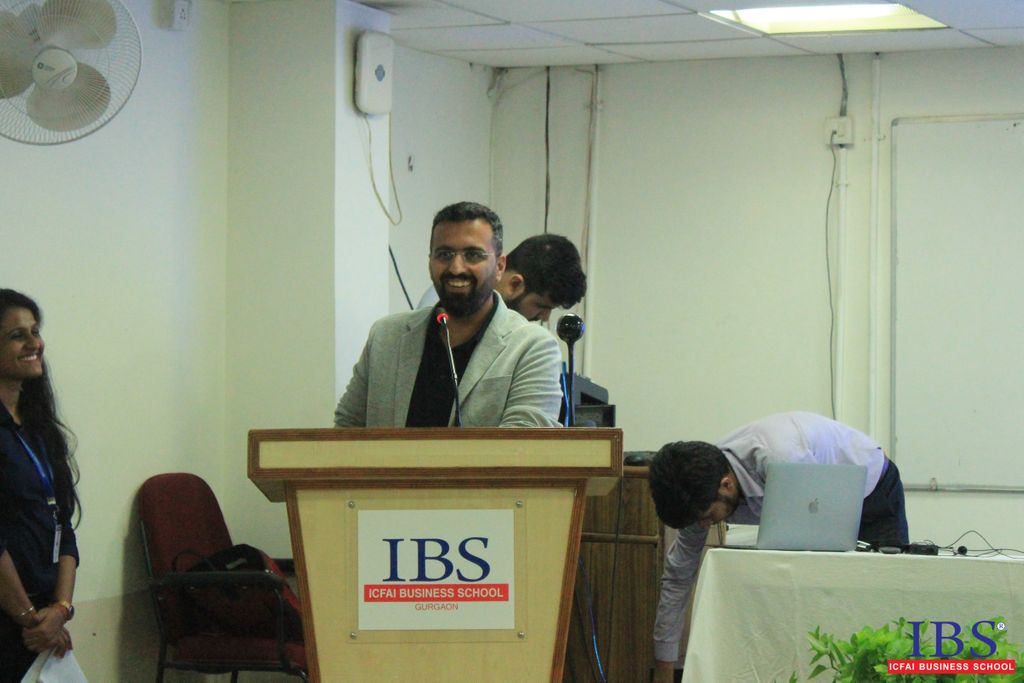 gurgaonibs's tweet photo. Mr. Ritesh Singh, @ritzingh Managing Director, #ARM Worldwide @ARMDigital
conducted an engaging session on the specifics of #digitalmarketing at #IBSGurgaon. 

Session decoded mantra for successful campaigns from real-life #Teafortrump #WeHaveAMessage

#ICFAI #IBSAT2019 https://t.co/CwYXUiYtna