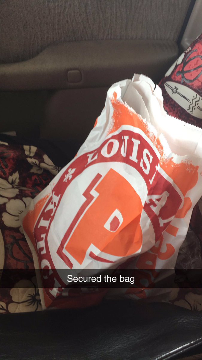 Thorpe_esq's tweet photo. #popeyeschickensandwich #popeyesgate #popeyes https://t.co/EriZgWNtaY