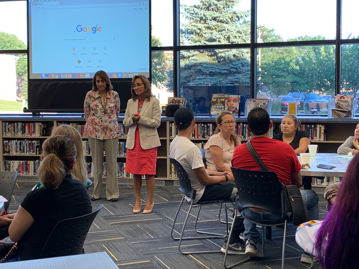 District 87’s first B-PAC (Bilingual Parent Council) & GPS (in Spanish)
seminar of the year! Off to a great start!! First thing’s first... hands on PowerSchool seminar by Oscar Pérez. #parentalInvolvement #KeyToSuccess @GlenbardDist87 @JeffFeucht @SuptLarson @DataOPerez