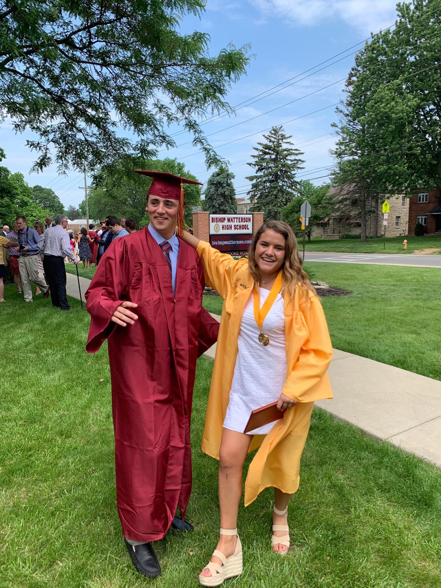 laurenlucki6's tweet photo. happy bday to my dude !! can’t wait to see all the great things you do at ashland 💜 hope moving in makes your day even better:) thx for the best summer, love u and go baseball ⚾️ #yesh @drake_mcaninch https://t.co/tkVaI8mgim