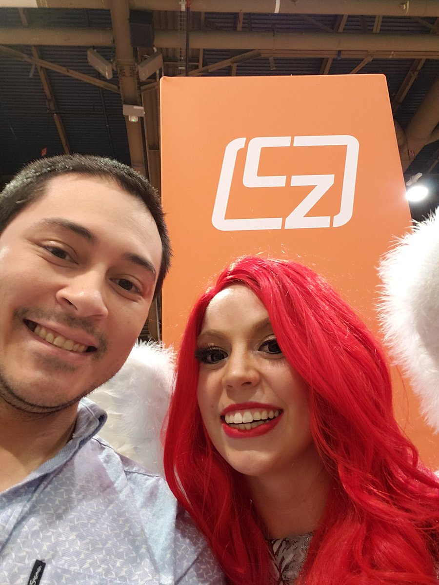 Boss_MTG's tweet photo. Got to see @ZBexx as Serra at #mtgseattle and now Kaalia at #mtgvegas. Selfies might turn into a tradition. https://t.co/jSTWstUySZ