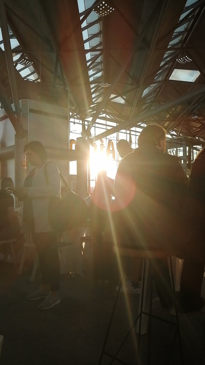 NotAnHandle's tweet photo. Flying out soon, so it's another #Gamescom that has come and gone, another great experience getting feedback on #OutOfTheHat and meeting lovely people! https://t.co/nvVbDLKpsM