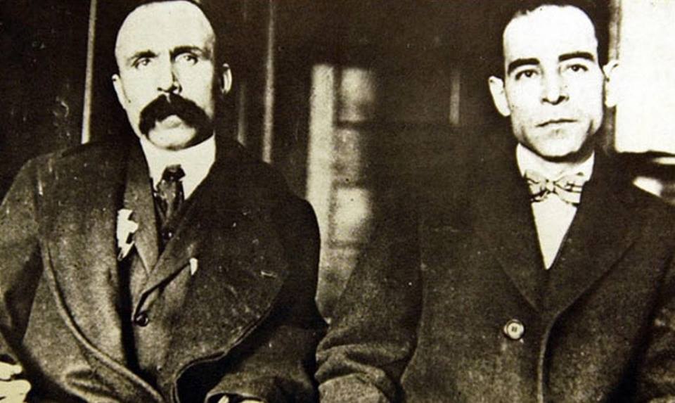 DarioBallini's tweet photo. Il #23agosto 1927 venivano giustiziati nel penitenziario di Charlestown da innocenti Nicola Sacco e Bartolomeo Vanzetti, colpevoli di "reato" di anarchia. Colpevoli del "reato" di essere immigrati italiani.
#saccoEvanzetti https://t.co/S4P7XJxW8X