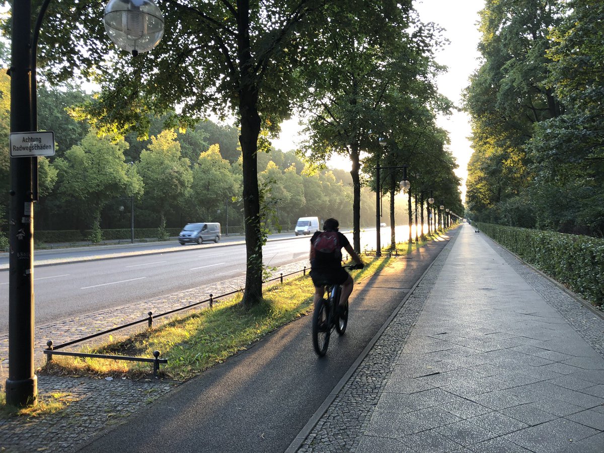 Dammo's tweet photo. The morning after the @ADEEorg night before @CTOLEARN @unibirm_MDS #berlin #dental #education @BerlinTourism #adee2019 #early #run https://t.co/kf081SF8r4