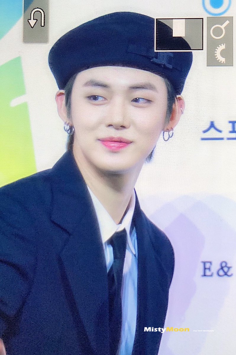 MistyMoon0913's tweet photo. 190823 소리바다 
#연준 #YEONJUN #TOMORROW_X_TOGETHER
 #TXT https://t.co/7U8tMqZVSh