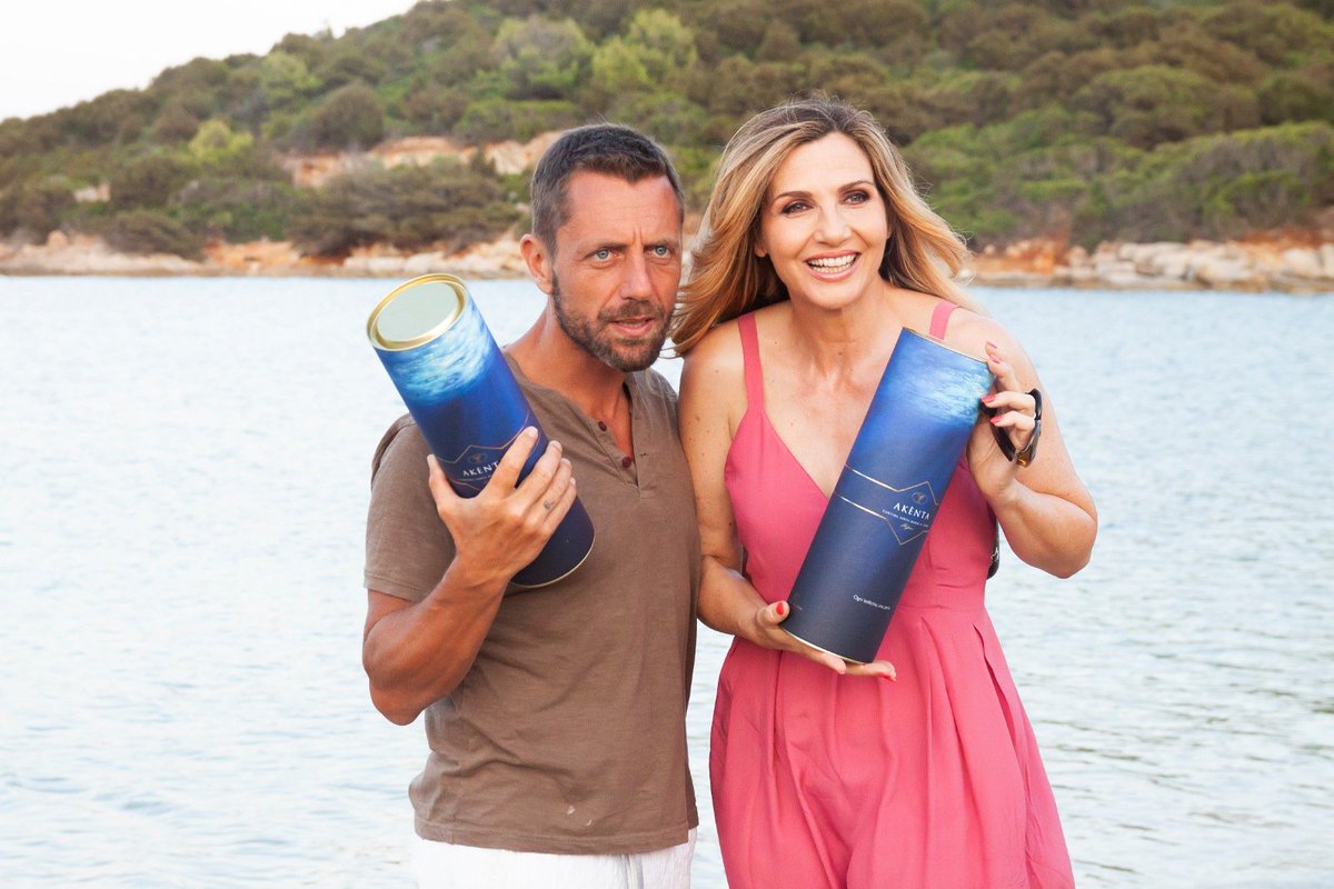 Ros5ella's tweet photo. Questa sera su #raiuno alle 21.25 la puntata di #grandtour dedicata alla Sardegna ❤ e al Veneto ❤ Con @LCuccarini 🔝
#rossellaphotos #alghero #cantinasantamarialapalma #akentasub #lorellacuccarini #angelomellone #pepponecalabrese #rai1official #lineaverde #sardinia #Veneto https://t.co/flxx2lve9H