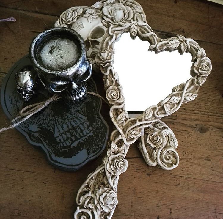 Goth Corner at @downtherabbitholekefalonia now has even more objects of desire for sale! 
Hand mirrors to show your dark side, beautiful miniature boxes for you to keep the pills that make you bigger or smaller and tea light holders to create ambience