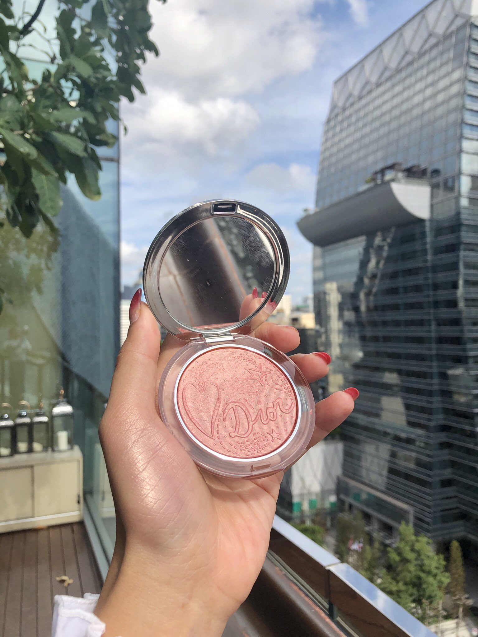 Diorskin nude luminizer 009 discount
